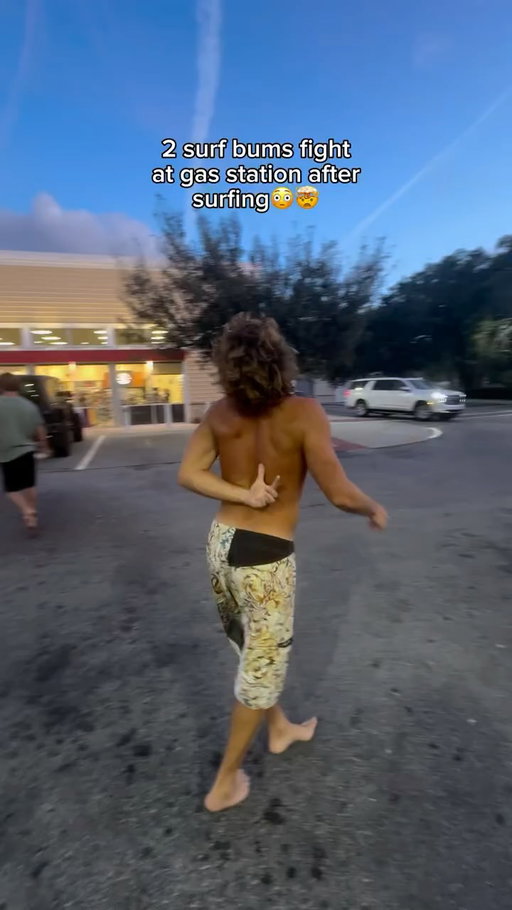The locals were soo eggy tn🦈🦈

#surf #surfing #friends #funny #edit #fyp #viral