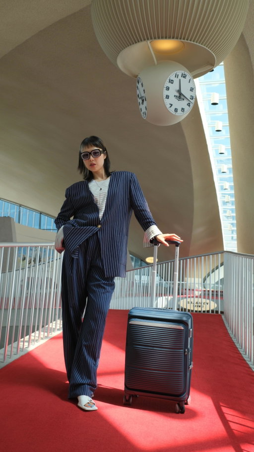 Nothing else I need before boarding when there’s easy access to my essentials in Samsonite’s new Paralux Carry-On and two ways to pack 😎
#samsonitepartner