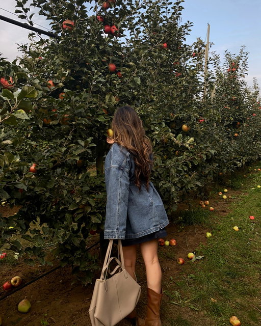 it’s cosy apple picking season 🍎 🧺 🍂 

fall outfit, fall aesthetic, apple picking, fall activities, fall trends, fall style, vancouver style, vancouver outfits, vancouver creator, fall fashion