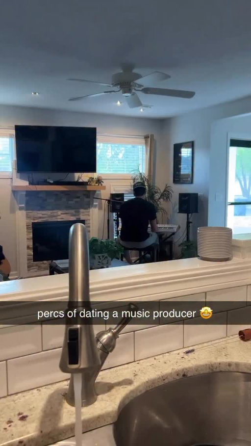 Free concerts if you live in my house! 🎹🔥😂

#musicproducer 

@josieereese