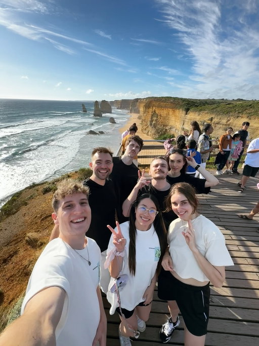 7 amazing humans, 7 Big Rocks!! 9 at the start, (still called) 12 Apostles,1 Natural Wonder of Australia. And 4628463626 attempts to make this post…  Def worth a visit ✅🥰