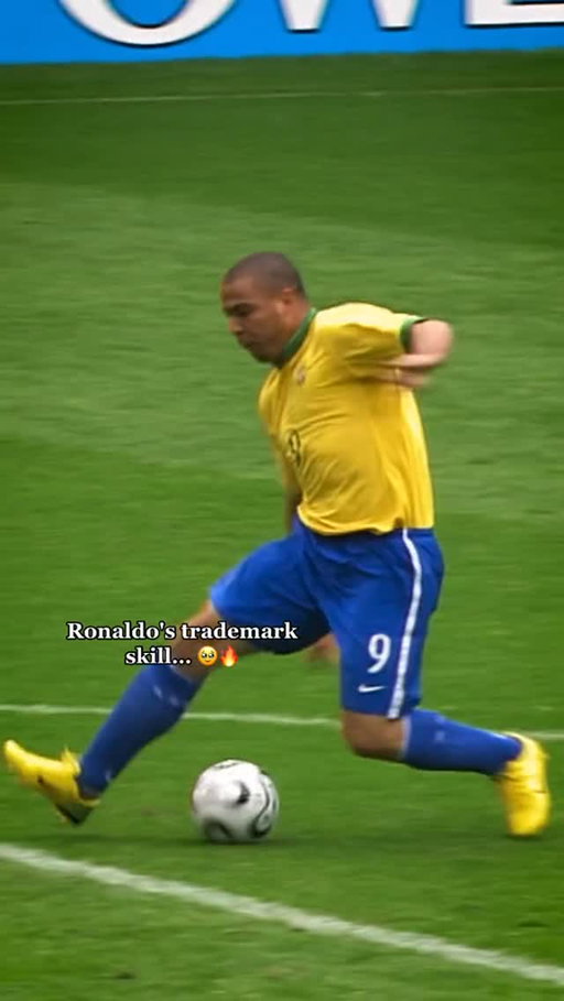 Well and truly sent that goalkeeper sideways 😅

Happy birthday, O Fenômeno 🇧🇷🎉🎂

( @fifaworldcup ) 

.
.
.
.
_______

#r9 #football #footballskills #futbol #fútbol #futebol #calcio #worldcup
