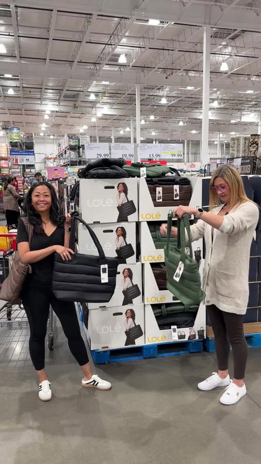 @Lolë Tote Bag  @costco_canada Okotoks Alberta 
.
.
.·
·
·
#costco #tinasfavyyc #costcoloverscanada #Lolë #totebags