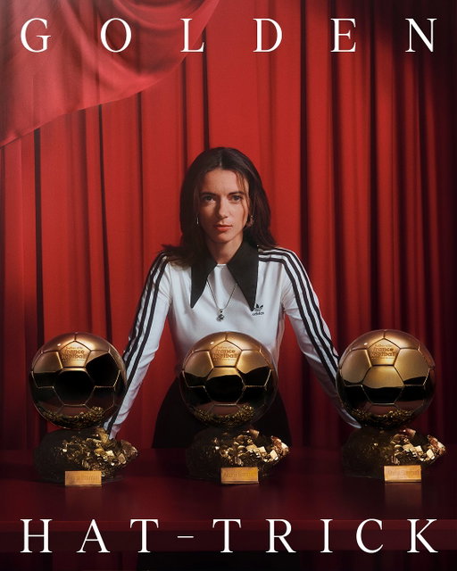 the stage is hers, the trophies too 🏆🏆🏆 el escenario es suyo, los trofeos también 🏆🏆🏆