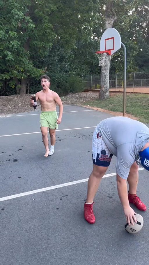 Never let them know your next move😤🏈 #sports #football #comedyskit #funny #blue42