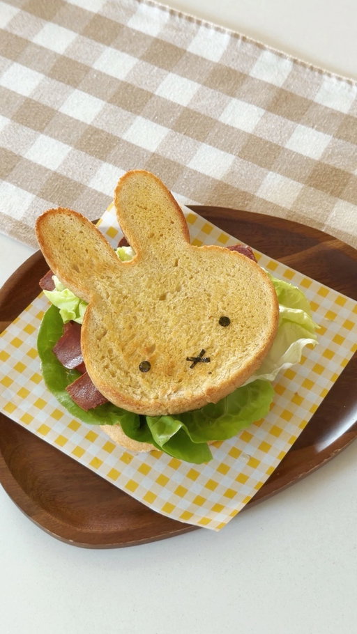 let’s make a plant-based miffy blt sando 🥓🥬🍅

#miffy #nijntje #bltsandwich #sandwich