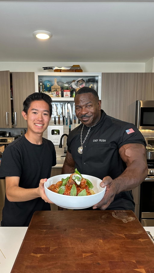 Spaghetti and Meatballs with @realchefrush Absolutely delicious, and I definitely need more protein dammit!!

#food #cooking #pasta #spagetti #meatballs #spaghettiandmeatballs #delicious #recipe