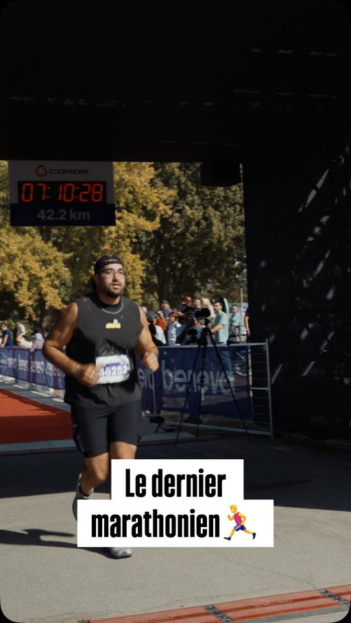 Karim Zniber a été le dernier coureur à franchir la ligne d’arrivée dimanche au Marathon de Montréal, selon les organisateurs, avec un temps de 6 heures et 43 secondes. La fierté qui se lisait sur son visage témoigne que, finalement, l’important, c’est vraiment de participer! 👏

#montreal #mtlmarathon #marathon #course #sports #rcsports