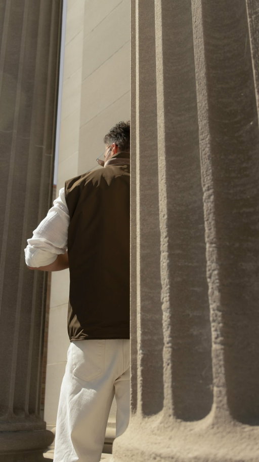 Slow living, quiet luxury.

The reversible wool gilet from @sothiares is effortless versatility. From coffee runs in the city to walks in nature, its understated elegance made for every day.

.

#QuietLuxury #SlowLiving #MensStyle #MinimalStyle #EverydayLuxury #MensFashion #ModernMenswear #StyleInDetails #TimelessStyle #ElevatedBasics