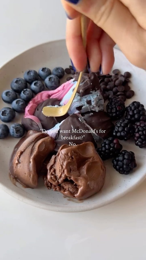 BIG news! My dry yogurt guide ebook is finally here🫶🥹

You’ll find the recipes for all these yogurt bowls in my ebook — link’s in my bio!🔗🍵

What’s your go-to yogurt combo? I wish Instagram allowed us to add photos in the comments, I’d love to see your yogurt creations!

BTW, I love a homemade savory breakfast, and most of the time I prefer having my dry yogurt bowls as a midday snack. But when I do crave them for breakfast, it’s the best thing ever — so fresh and it keeps me energized for hours🤝

#dryyogurt#strainedyogurt#greekyoghurt#greekyogurt#greekyogurtbowl#yogurtparfait#ninjacreami#ninjacreamirecipes#breakfast#breakfastideas#breakfastbowls#breakfastinspo#glutenfreedessert
