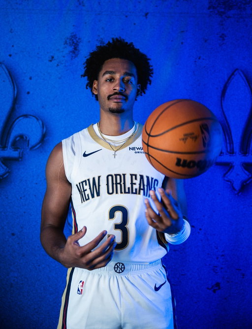First Look: @jordan_poole in his Pelicans uniform 🔥