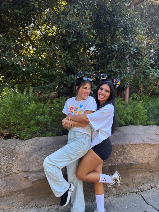 This was one of the coolest things I’ve been asked to do.

Spent the day in Disney reuniting siblings in foster care 🫶🏼 @FosterLove has helped reunite over 2500 siblings separated in foster care…and I feel so grateful to have had the opportunity to spend time with these kids! 

This is the largest sibling reunification event nationwide and what makes it so special is that it is 100% a community effort entirely funded by donors. 
#disneydays2025