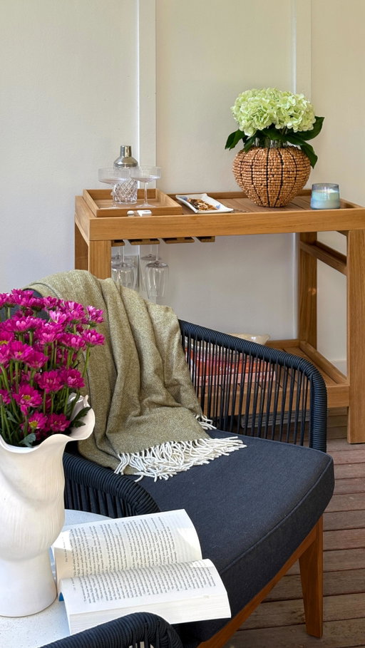 deck makeover!! so excited to actually use & enjoy this space more #sponsored @castleryus products:
• rio dining table
• lorna dining chairs with removable cushion covers
• maui lounge chairs
• rio bar cart
plus removable outdoor covers for everything! so not only is every piece beautiful & comfortable, they’re also fuctional & easy to maintain outdoors #athomewithcastlery #homedecor #roommakeover