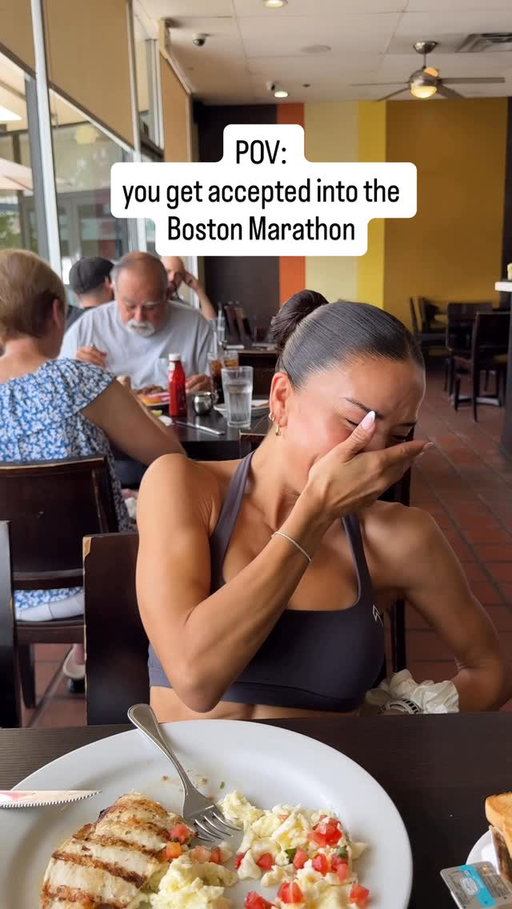 Shared this on my story so needed to share this moment i worked so hard for 🥹 when i crossed the finish line at the London Marathon i knew i qualified with my finishing time but i still had to apply and be accepted so ive been crossing my fingers and waiting for this moment. Congratulations to all the runners, @bostonmarathon were coming for you❤️

#marathon #bostonmarathon #runner