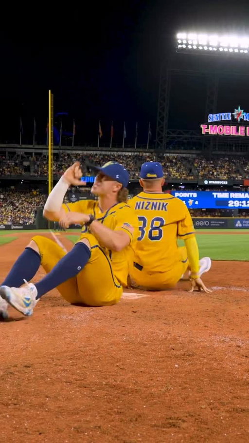 Go ‘head child 
•
•
#savannahbananas #bananaball #justintimberlake #baseball #seattlemariners