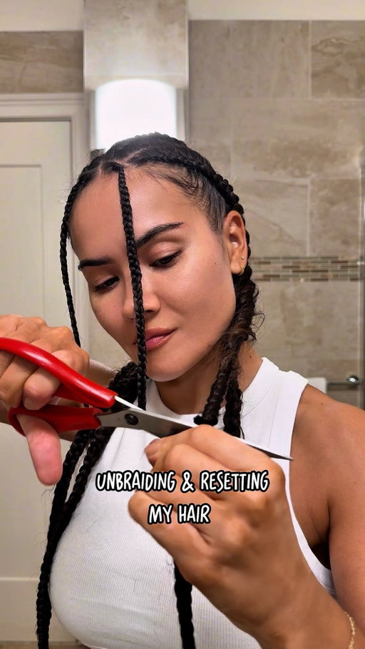 Did you know that we shed 50-100 hair strands daily? Reminding myself bc that 10 days worth of hair shed is always so shocking to me… 
• @lidlus coconut oil as a 20 minute mask on roots and ends (use argan oil if you’re prone to scalp acne)
• @manicpanicnyc clarifying shampoo - the best for getting rid of build up
• @redken @redkenpro conditioner
• @livingproofinc leave in conditioner spray
• @lanzahaircare keratin healing oil
#maryamnyc #haircare