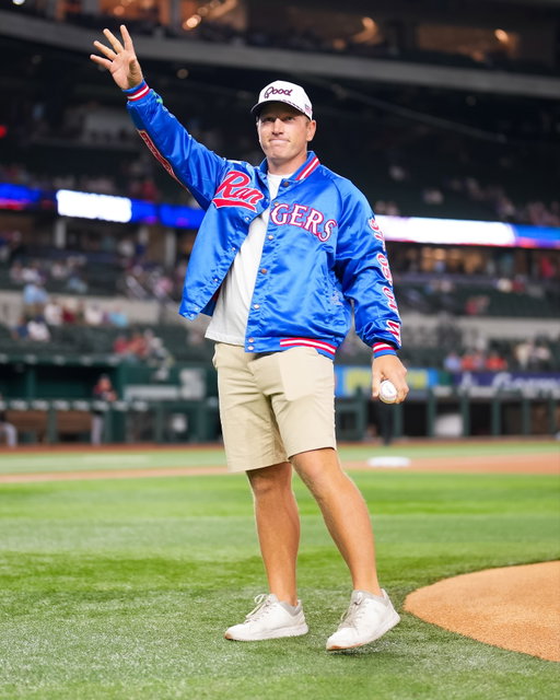 That’s a Good Good first pitch ⛳️⚾️