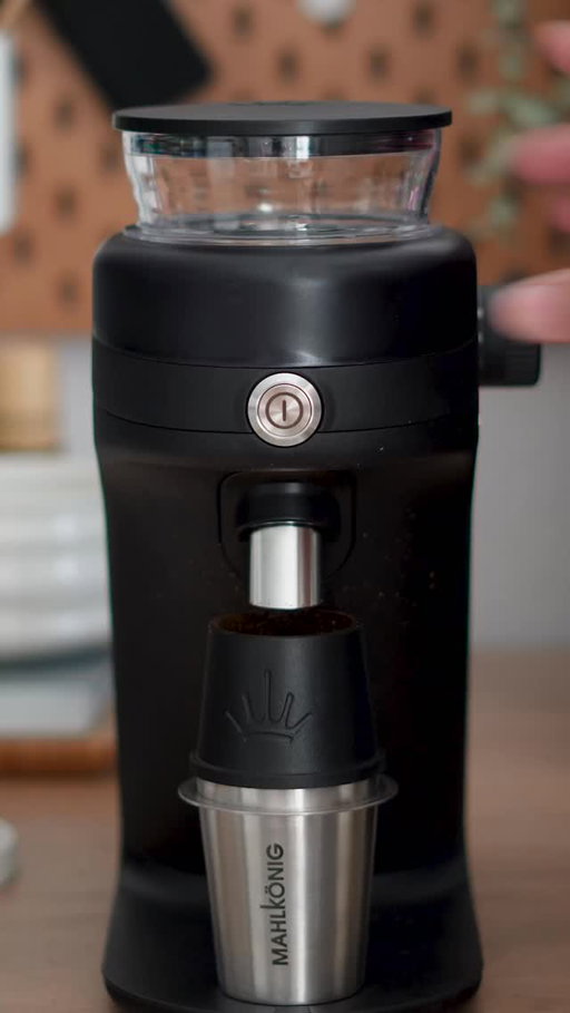 Yes, the sd64 can grind coarse for cold brew!

I often get asked about my experience with dialing in for espresso (which is a breeze btw) but not often enough for any other grind setting. 

From espresso to cold brew and everything in between…the @mahlkonig sd64 can do it all and can do it great!

#mahlkonigpartner #mahlkonighome #grinder #coldbrew #espresso
