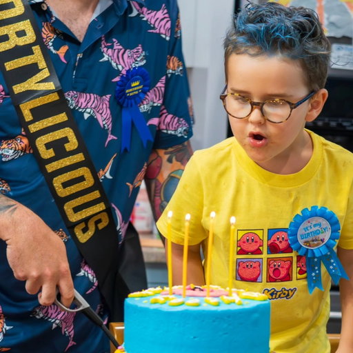 This is Davie. He's 4. Wish him a happy birthday.
Oh, and Im 40. We share a birthday party. 🎂