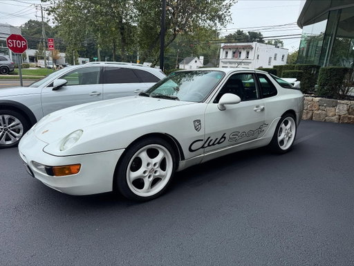 We see all types of Porsches here in Greenwich. Check out this lovely 968 CS. Name your favorite front-engine Porsche below #porsche968 #porsche968cs #porsche968clubsport #frontengineporsche #porschemotorsport #porschemoment #porscheclassic #porscheservice