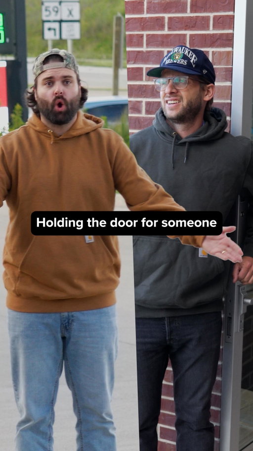 Who’s in the right here? 🚪 @kwiktrip 
.
.
.
#midwest #polite #nice #stranger
