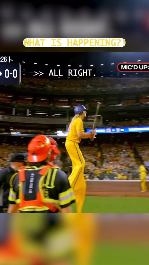 LITERALLY on another level. 🤯 You’re not seeing things, that’s a 10-foot-tall man on stilts getting a base hit. @thesavbananas #truTV #TNTSports #BananaBall