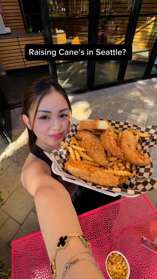 Raising Cane’s in Seattle? 👀 Not quite, but @henhouse_tenders in Kirkland comes close! Tried the chicken tenders combo and comes with crispy fries, juicy chicken, and that Cane’s-style sauce! Skip the corn, but overall it hits the cravings! The sauce is 100% on point!🍗✨ Bookmark this spot for your next fix

📍Hen House
12600 120th Ave NE, Ste 150, Kirkland, WA 98034