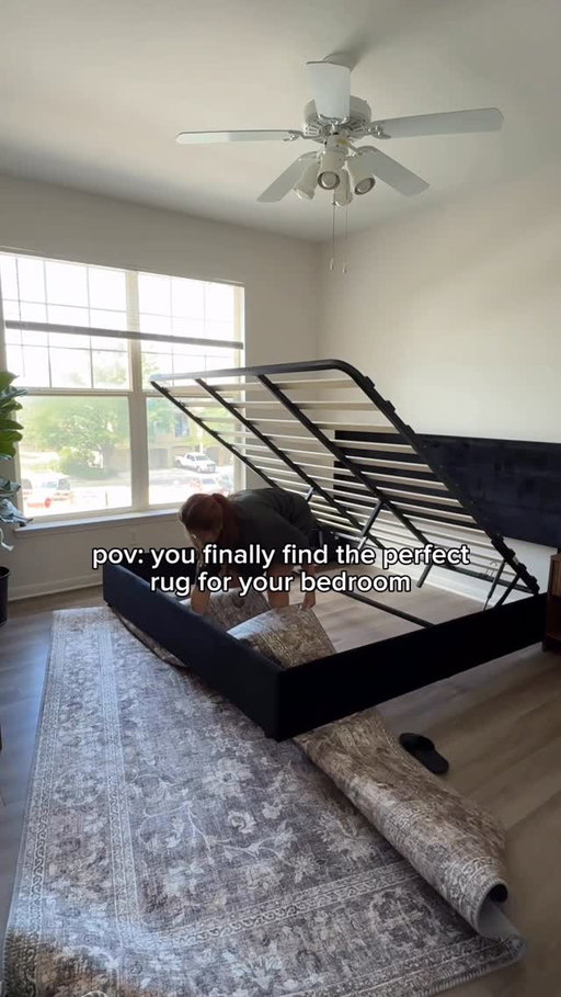 Isn’t she pretty!?🥹 crazy how a rug can be such a statement decor piece for a room and elevate the look!

also, I’m supposed to keep up my soft girl reputation in front of my man, so don’t expose me pls lol and you my love, if you watched this… uhmm no you didn’t, k?😌

#apartmentdecor #bedroomrug #bedroomdecoration #latinacontentcreator