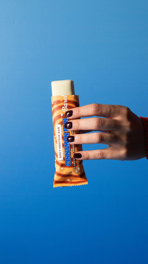 Bunbelievable news ✨ Meet Barebells Cinnamon Bun! Our NEW Soft Bar comes with a smooth and creamy cinnamon swirl, white chocolate coating, and a bun flavored core. 16 grams of protein and no added sugar. Excited to try?

#barebells