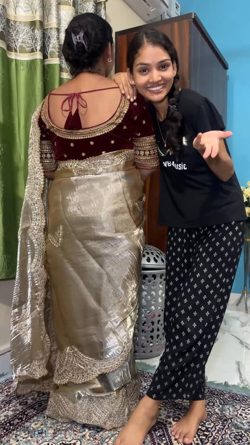 “itna dahej”😍😂
.
.
#misshosiyar #reels #shorts #viral #minivlog #viralvideos #vlog #trend #trendingreels #viralreels #festival #karwachauth
