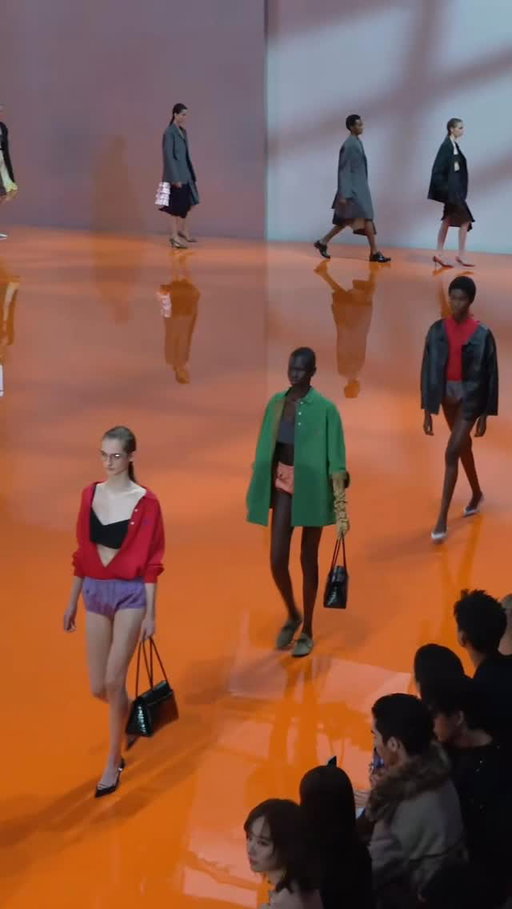 A response to the overload of contemporary culture – a process of distillation, of filtration through clothes.
Discover the new Prada Spring/Summer 2026 Womenswear collection by Miuccia Prada and Raf Simons.

#PradaSS26 #MiucciaPrada #RafSimons