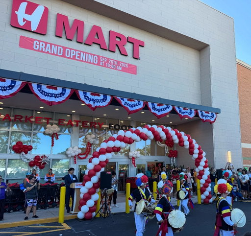 The world’s largest H Mart - the popular Asian supermarket - is now FINALLY open in Orlando!!! 

This is Florida’s first H Mart and the 85th H Mart to open in the world as well as the largest at a massive 100,074 SF H Mart - 

they have fresh live seafood and fresh produce in addition to all the Asian food products you need for cooking

The food court also includes these 11 restaurants:

• Chidon
• Coffee & Co
• Da Bang Dessert
• Eggcellent
• Jaws Topokki
• Kung Fu Tea
• Myung Ga
• Oh K-Dog & Egg Toast
• Paik’s Noodle
• Paris Baguette
• U Chun

 
Address:
7501 W Colonial Dr, Orlando, FL 32818

Congratulations! @hmartofficial