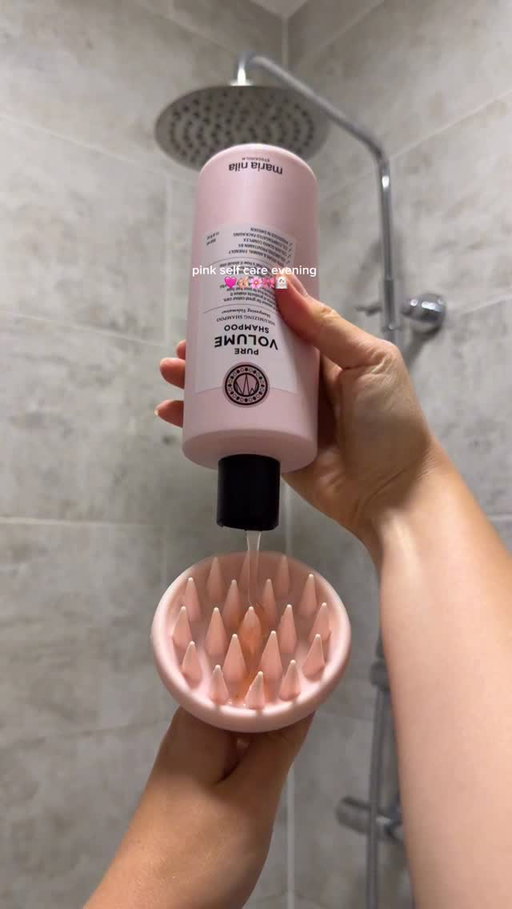 asmr pink self care evening sounds 🩷🩰🌸🎀🧖🏻‍♀️ 

@marianilastockholm Pure Volume Shampoo & Conditioner 
@sundaebody Birthday Cake Whipped Shower Foam & Whip Moisturiser - Birthday Cake
@tatcha The Kissu Lip Mask
@cocoandeve Like A Virgin Miracle Hair Elixir
@caudalie VinoHydra Moisturising Cleansing Gel & VinoHydra Sorbet Cream Moisturiser With Hyaluronic Acid
@smuutiskin Watermelon Dew Toner Mist

#asmr #asmrsounds #selfcare #pink