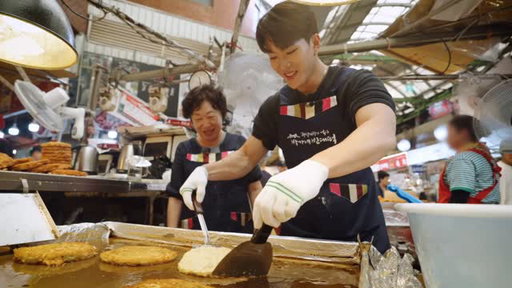 new series! 😮‍💨 i step into some of the most famous restaurants in Seoul and learn hands on 👀so honored to be a part of this :)
Link in bio to watch! #imagineyourkorea