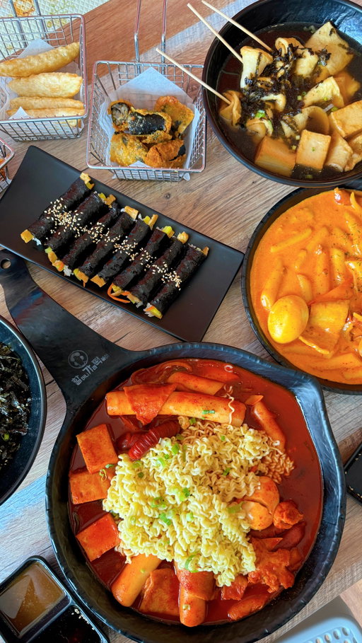 Shrimp Tempura, Gimmari, Deep Fried Dumplings, Mayak Gimbap, Fish Cake Soup, Rice Balls, Rose Tteokbokki, & Grandma Tteokbokki 📍 Halgatteok 🔥⁣
⁣
Halgatteok is located in Federal Way and it’s such a great place to enjoy tteokbokki. They have different types of rice cakes and even the giant rice cakes. You order at the register, choose your sauce, your rice cake style, add any additional toppings for a cost from the toppings bar, and order any additional dishes. The food will be delivered to your table and everything is shareable. I love both the rose and grandma sauce. The fried sides are so good when you dip it into the sauce especially the gimmari which are deep fried seaweed rolls filled with glass noodles. Check them out if you’re in the area! ⁣
⁣
Thank you @halgatteok.federalway & @wellad.marketing for having us! ✨
.
.
.
#tteokbokki #ricecakes #friedfoods #federalwaywa #gimbap