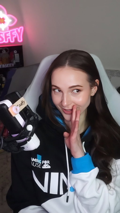 I took part in the #gameforcause stream to raise funds for @melanomainstituteau - together with @vindooly, @boaroo_ and @thejacksonfield we raised over $10k! 🥰 Thank you to everyone who supported us! You can still donate on the @larocheposayaunz website to go in the prize draw while supporting an incredible cause 🤗 #ad #LaRochePosayPartner #saveourskin #melanoma