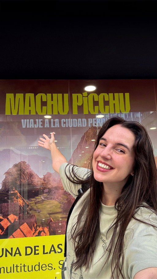 ✈️ ¿Viajar a Perú sin subirse a un avión? ¡Ahora puedes!

En solo 5 minutos desde Nuevos Ministerios llegas a Machu Picchu: Viaje A La Ciudad Perdida (y sí, tienen llamas por todas partes 🦙)
VR hiperrealista de esta maravilla del mundo, fotos con las que echarte unas risas y souvenires originales de Perú, ¡Un planazo para venir con quien quieras en el centro de Madrid!

📍 Calle de Raimundo Fernández Villaverde 57
🎟️ Compra tus entradas en el link de la bio.

#MachuPicchuVR #MadridPlanes #MachuPicchuVRMadrid #QueHacerEnMadrid
