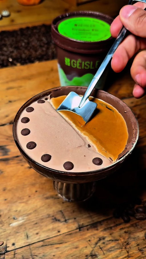 ✨ Richer & more indulgent with premium Belgian chocolate and an unusual chocolate–broccoli ice cream twist – all made with wholesome, healthy ingredients. 🌱🍫🍦 @geislereis