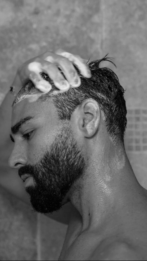 Six weeks. Same spot. Different hair. I decided to get ahead of hair thinning and start caring for my hair before it was too late. The @lorealpro Serioxyl Advanced routine has brought real density and movement into my hair; it’s not just what I see, it’s how it feels every day. #LOrealProPartner #SerioxylAdvanced
