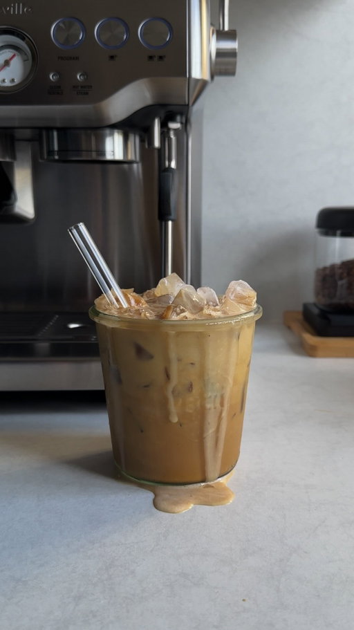 been hyper fixated on this for literal years 🙂
also, I made my own vanilla bean paste and I’m actually so proud of myself bc I literally didn’t think before I started doing it and it turned out so well!

#icedcoffee #icedcoffeerecipe #icedcoffeelover #icedcoffeerecipe #coffee #coffeerecipes #icedlatte #fyp