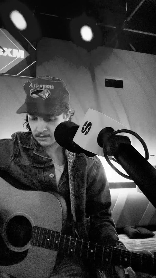 You need to know Jack… Jack Blocker’s new album “The Land on Most High” is pure, authentic, good for the soul kinda country. He’s on with me talking Texas to Arkansas, American Idol to iconic Jacks, babies to bottles! #HighwayMornings @highwaysiriusxm @siriusxm