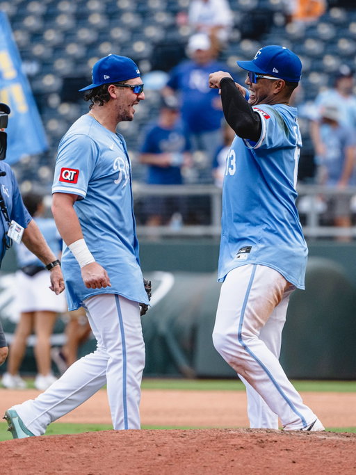 The first duo in Royals history with 30 homers and 100 RBIs in a season. 😤