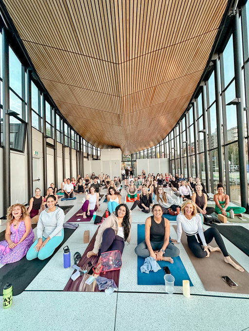 Sunrise yoga this morning was something special ❤️
Moving together as the sun came up over the water, celebrating SIX YEARS of PYC Burly love, reminded us why we love starting the day this way - connected, grounded, and surrounded by community 

So grateful for all the local businesses that helped make this event happen!
@alannacrawford_
@claudiacorazonsoundscapes
@bardo.burlington
@sajewellness
@spencers_waterfront
@peach_coffee_co

Thank you to everyone who joined us early today - mornings like this are pure magic ✨
.
.
.
#sunriseyoga #pycburlington #yogacommunity #morningflow #yogatogether #yogacanada