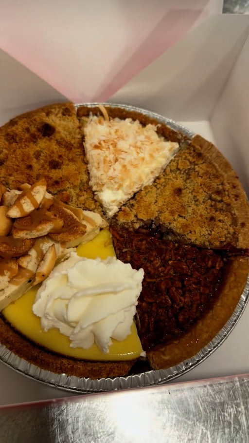 Game day this weekend? Score big with the Pie Sampler! #miamidesserts #wynwood #coconutgrove #ftlauderdale #dessert #sweettooth #dessertlovers #dessertsofinstagram #treatyourself #dessertgoals