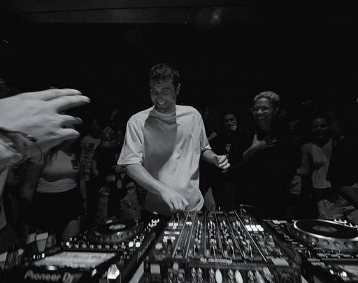 these are some vids from a party we did backstage after the show in rome a couple of weeks ago. we invited some of the crowd who were there and had a properrr old time of it

a lot of the people in this are part of an incredible community of ppl who have been coming to our shows since the beginning. a lot of the gang didn’t used to know eachother but now they go on holiday together and stuff and thats jus nice.

half way thru the night someone told me it was makas birthday. so the evening found a whole new sense of purpose! Maka is one of the absolute OG’s of that squad and we see him all round the world. hes been thru an awful lot and im honoured that my songs sometimes get to play in the background of that, so it was beautiful to have makas birthday in the green room in Rome ❤️

just put it live on YouTube 👐