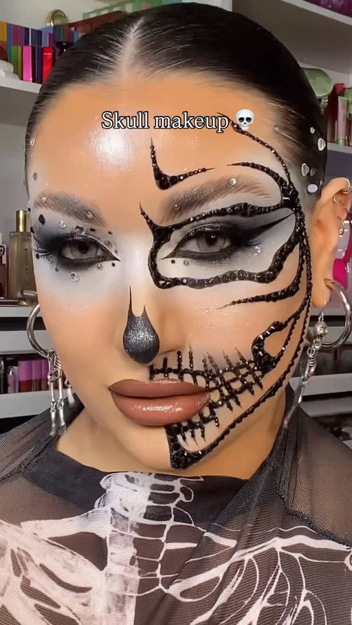 💀🖤✨ SKULL MAKEUP TUTORIAL ✨🖤

Throwback to this skull makeup tutorial as it’s almost SPOOKY SEASON MWAHAHAH 🖤. The grey scale blend was the perfect touch to this rhinestone skull fantasy 🖤💀💎 Inspo from the talented and inspirational @angycuen15 

PRODUCT DEETS 👉🏼
🖤 @milkmakeup Vegan Moisturizer & Hydro Grip Primer
💀 @toofaced Born This Way Foundation
✨ @urbandecaycosmetics Quickie Concealer
🖤 @fentybeauty Match Stix Contour Stick
💀 @colourpopcosmetics Bronzer (Summerland Beach)
✨ @kimchichicbeauty Loose Setting Powder & Pearl Gone Wild Highlighter *USE CODE “Lexilalamakeup15” FOR 💰 OFF
🖤 @onesize Turn Up The Base Pressed Setting Powder
💀 @unearthlycosmetics Low Light Highlighter (Twilight)

✨SPARKLE @jelliwinkcosmetics Pigment (Snow)

🖤 @karabeautyofficial PRO15 Goddess Palette
💀 @kimchichicbeauty Jewel Palette (Diamond)
✨ @nyxcosmetics Epic Ink Liquid Liner
🖤 @onesize Gel Eye Pencil (Bodacious Black)
💀 @sugarpill Shadow (Tako)
✨ @velourbeautyofficial Lashes (Dream Girl) *USE CODE “Lexila20” FOR 💰 OFF
🖤 @kashbeauty Water Activated Liner (Eclipse)
💀 @kaleidosmakeup Black Jasmine Palette

🖤 @colourpopcosmetics Lippie Pencil (BFF3)
💀 @juviasplace Coffee Shop Gloss

Makeup, Makeup trends, Halloween makeup, Skull makeup, Black rhinestones, Nude lip