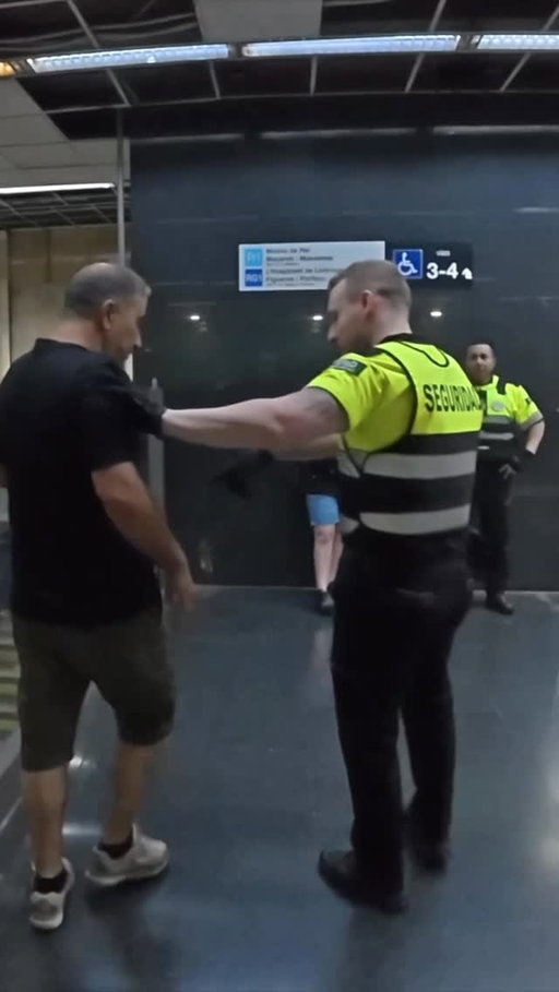 Exposing Pickpockets in the Metro of Barcelona! 🇪🇸