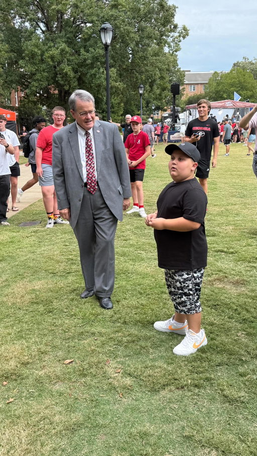 We did not have @ugapresidentmorehead meeting @itztherealrizzler on our bingo card today!