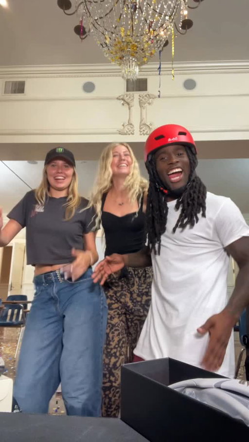 Got @kaicenat to make a TikTok with @jada_warddd and I on his live stream🫶 THANK YOU @hipstagrace @xgames @mafiathon_3 FOR SUCH AN EPIC NIGHT OF FUN 🖤 stay tuned 👀👀