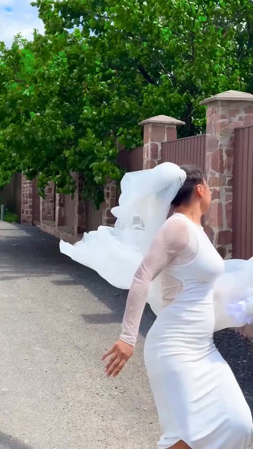 Disguised Bride Makes a Sneaky Escape! 😂💍